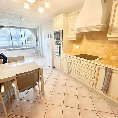 2 Climatise Avec Piscine, A 7 Min De La Plage Au Grau-du-roi - Fr-1-716-66 Apartment