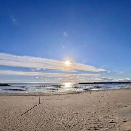 2 Climatise Avec Piscine, A 7 Min De La Plage Au Grau-du-roi - Fr-1-716-66 Apartment *